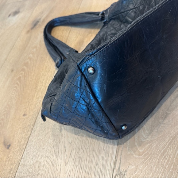 CHANEL Black Quilted Shoulder Tote with Logo Hardware - Picture 2 of 4